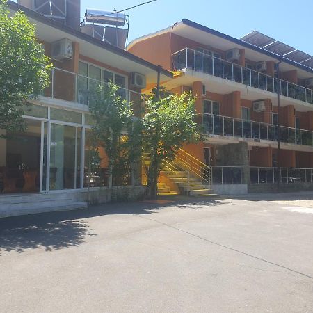 Hotel Maria คีตาน ภายนอก รูปภาพ